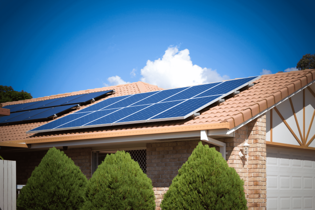 63e3bd1495bc336001cd857c_Solar Panels & Your Roof-min (1)